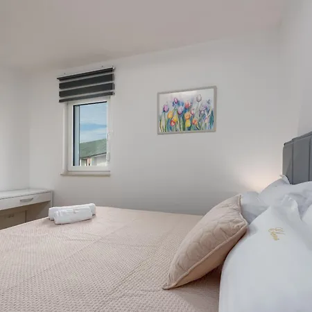 Apartment Deluxe Anelle With Jacuzzi *