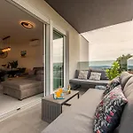 Deluxe Anelle With Jacuzzi 아파트 *