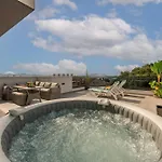 Deluxe Anelle With Jacuzzi *