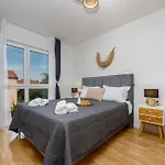 Deluxe Anelle With Jacuzzi *