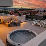 Deluxe Anelle With Jacuzzi 자다르