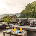 Deluxe Anelle With Jacuzzi *