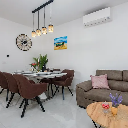 Deluxe Anelle With Jacuzzi Zadar