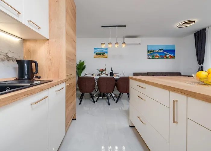 Apartment Deluxe Anelle With Jacuzzi Zadar