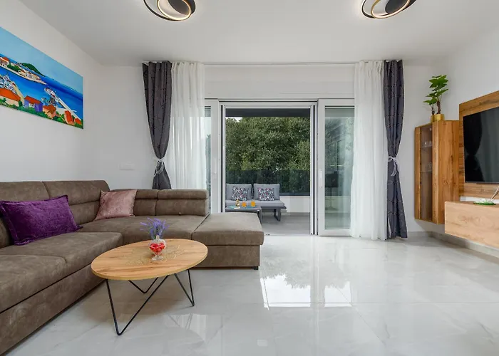 Deluxe Anelle With Jacuzzi * Zadar