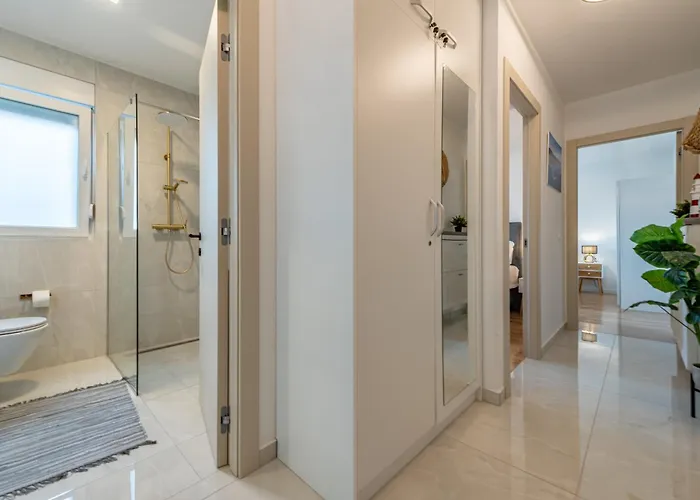 Deluxe Anelle With Jacuzzi Apartment