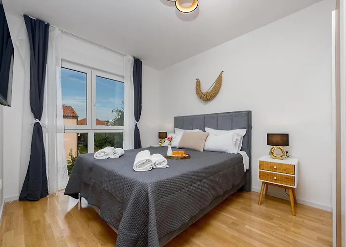 Deluxe Anelle With Jacuzzi *