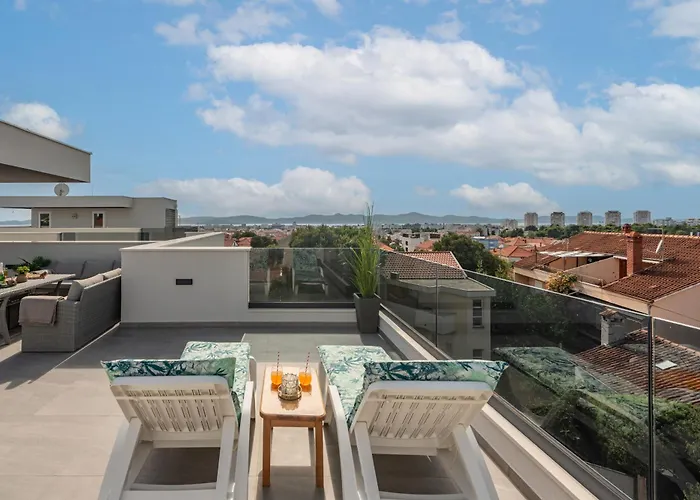 Apartment Deluxe Anelle With Jacuzzi Zadar