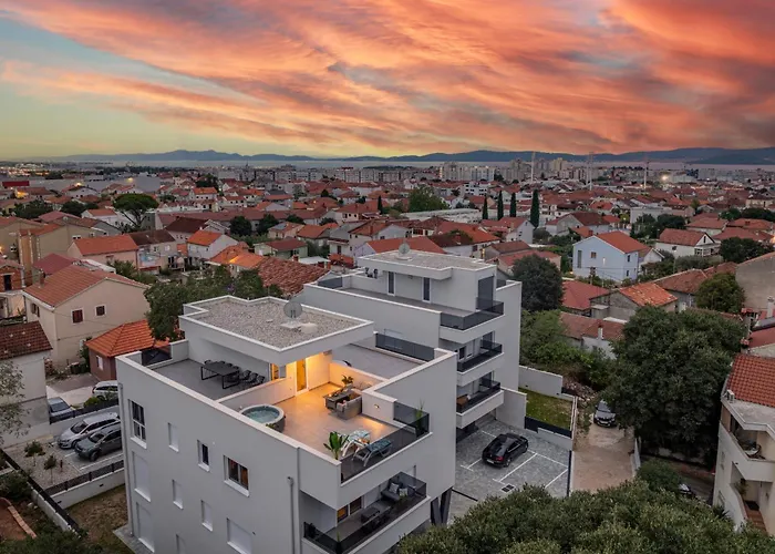Apartment Deluxe Anelle With Jacuzzi Zadar